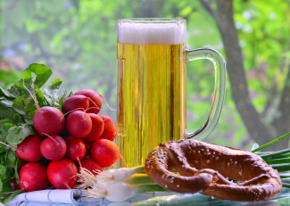 Radieschen, Brezen und Bier
